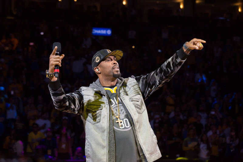 The halftime show of the Warrior Watch Party at Oracle Arena included dancing and a surprise musical performance by California-born Montell Jordan singing his hit, "This Is How We Do It".