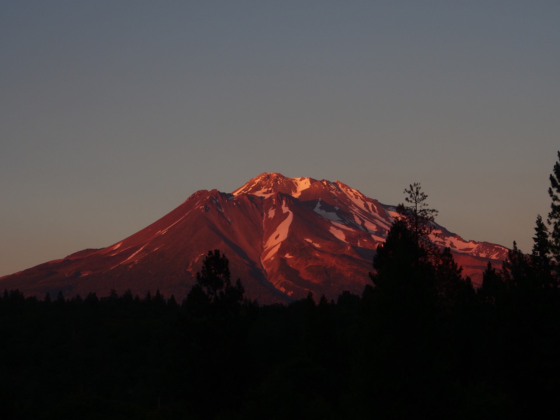 The Unexplained Disappearances And UFO Sightings At Mount Shasta
