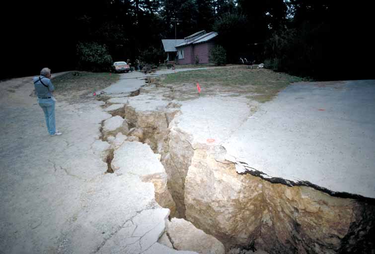A massive fissure in a driveway southeast of Highway 17 near Loma Prieta peak in the Santa Cruz mountains, the epicenter of the earthquake.