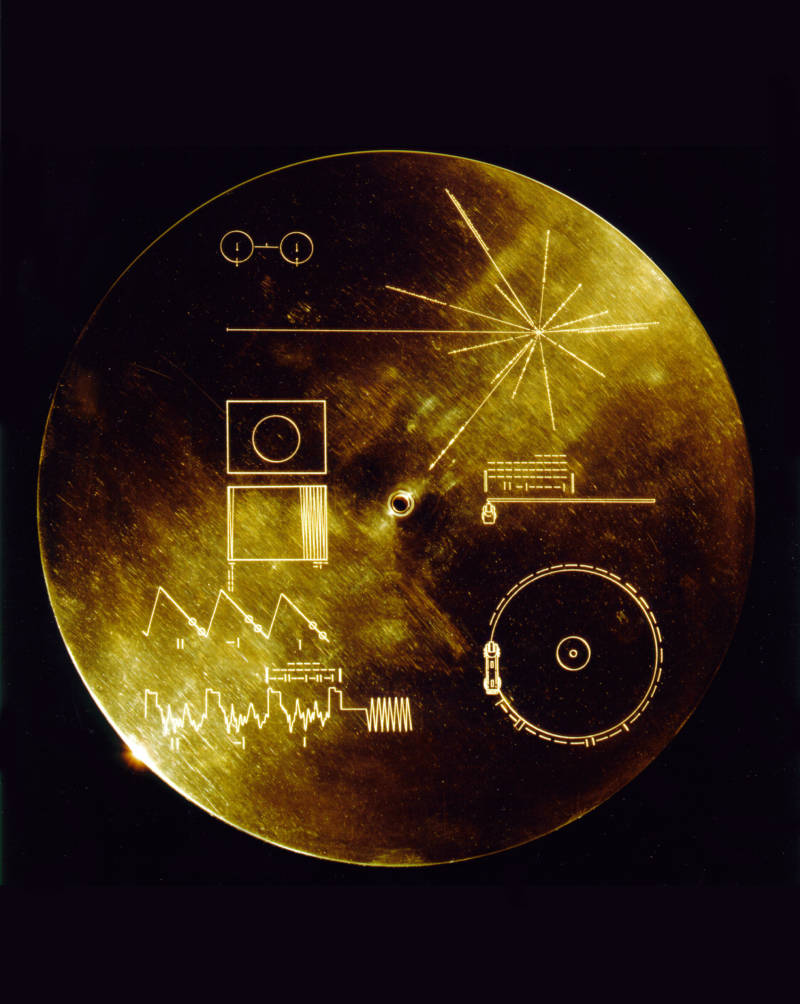 The cover of the Voyagers' "Golden Record" archive of Earth sounds and images, carried on each spacecraft as a greeting to possible alien civilizations. 