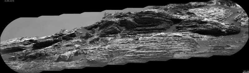 A close-up view of the sediments of Vera Rubin Ridge, taken through Curiosity's ChemCam instrument. The picture shows the horizontal layers of sediments laced with white mineral veins deposited by mineral water flowing through cracks. A close-up view of the sediments of Vera Rubin Ridge, taken through Curiosity's ChemCam instrument. The picture shows the horizontal layers of sediments laced with white mineral veins deposited by mineral water flowing through cracks. 