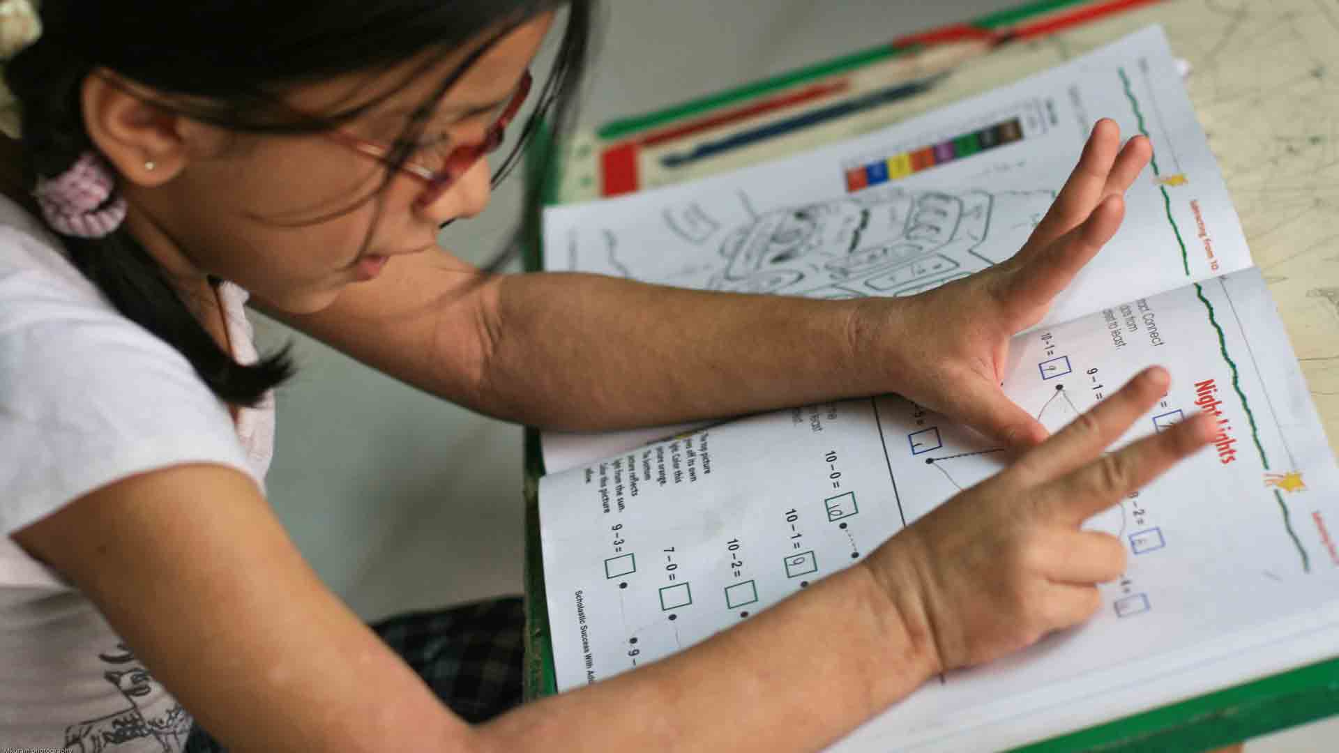 Why Kids Should Keep Using Their Fingers to do Math